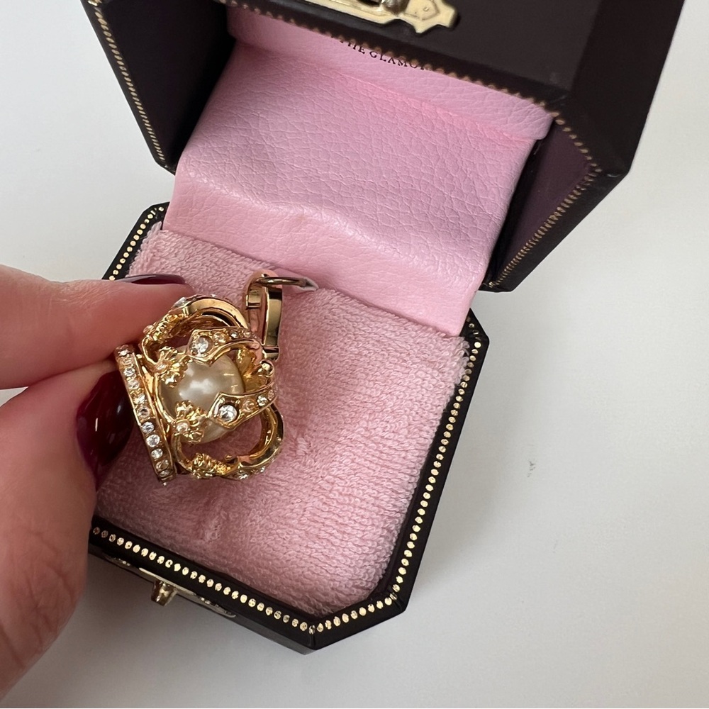 NWT Juicy Couture Gold Crown With Pearl Charm - Picture 8 of 9